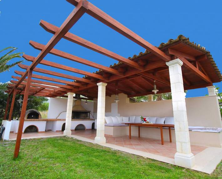 Villa for 8 people, with garden and ocean view in Laganas