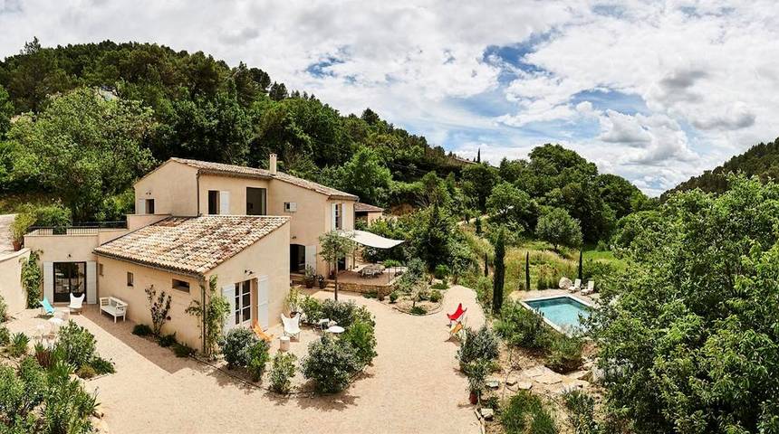 Chambre d’hôte pour 2 personnes, avec piscine ainsi que vue et jardin