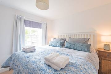 Log Cabin for 4 People in Bekesbourne with Patrixbourne, Kent Downs, Photo 3