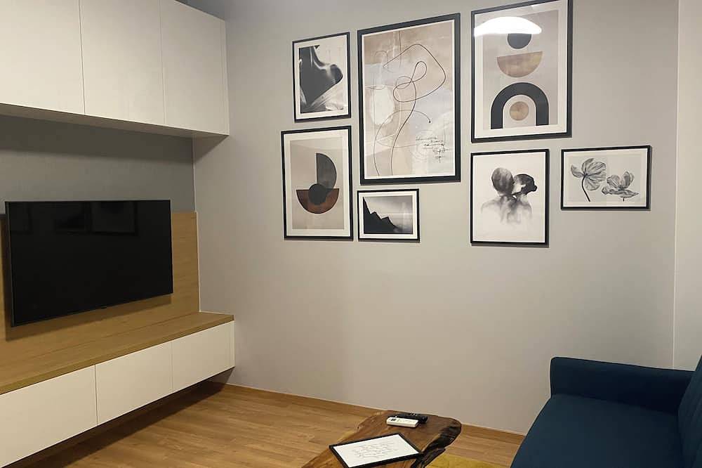 Entire apartment, Chic 1-bedroom apartment with Ac, Wifi close to Bratislava's downtown in Bratislava, Bratislava region