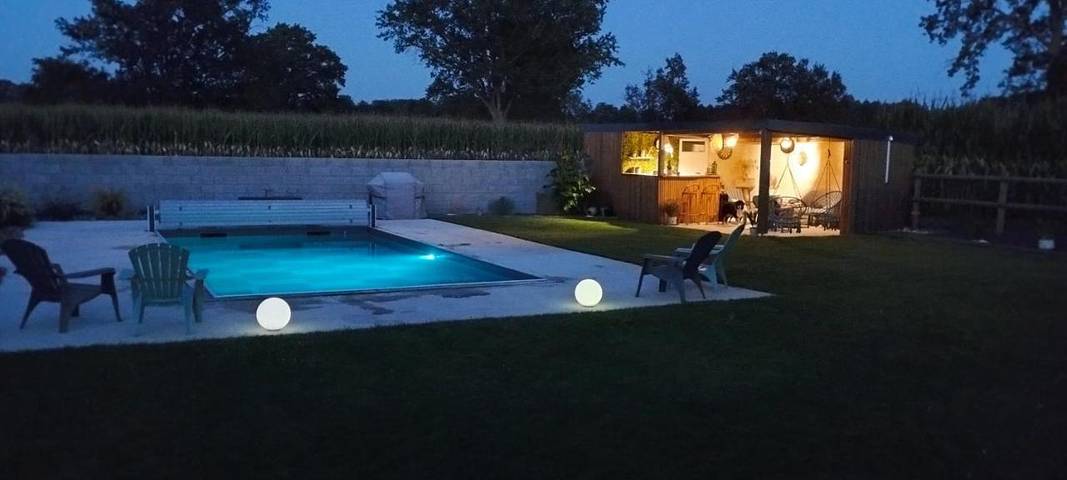Gîte pour 2 personnes, avec piscine ainsi que jardin et vue à Roézé-sur-Sarthe