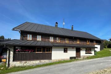 Ferienhaus für 16 Personen, mit Ausblick und Garten im Böhmerwald