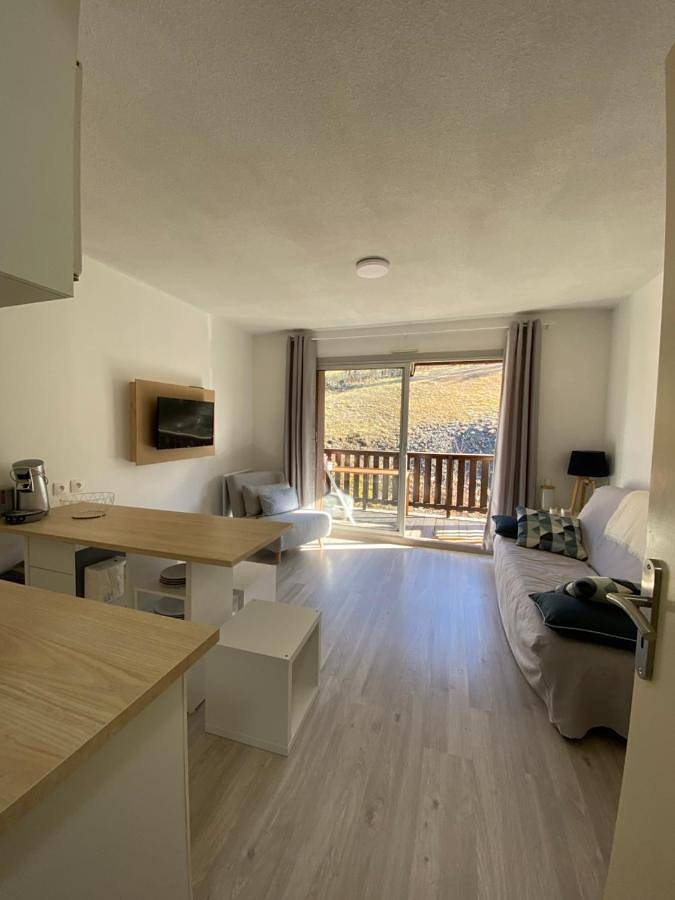 Gîte pour 4 personnes, avec balcon et vue à Enchastrayes - 3