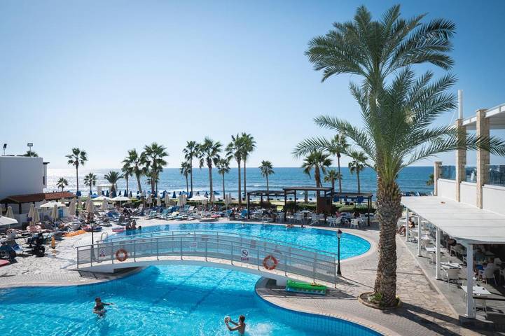 Resort per 3 persone, con Balcone e Terrazza nonché Giardino e Piscina per bambini in Cipro