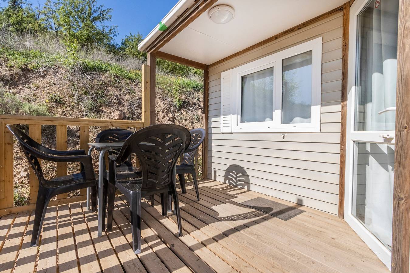 Wonderful Holiday Home Móvil Home Grande 1 in Alòs de Balaguer, Noguera
