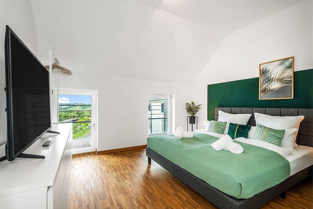 Entire apartment, Dnd Design Loft I 170qm I Parken I Balkon I Workstation I Ne - Design Loft: 170m² Parken Netflix in Würzburg, Franconian Wine Country