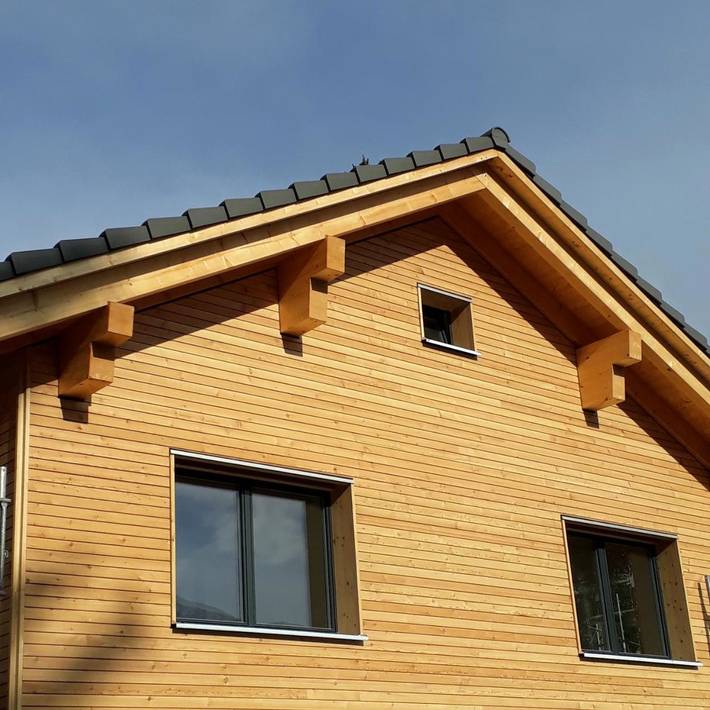 Ferienwohnung für 4 Personen, mit Terrasse und Garten sowie Ausblick in Valbella