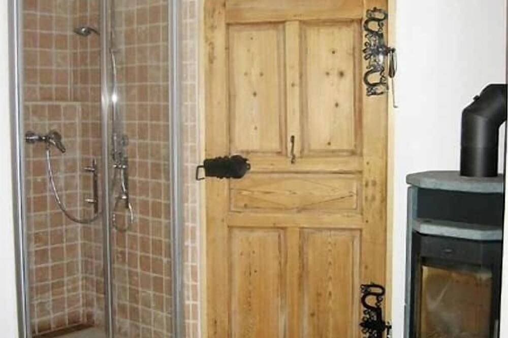 Zirbenholzhaus mit Sauna & eingezäuntem Garten in Sachrang, Aschau im Chiemgau