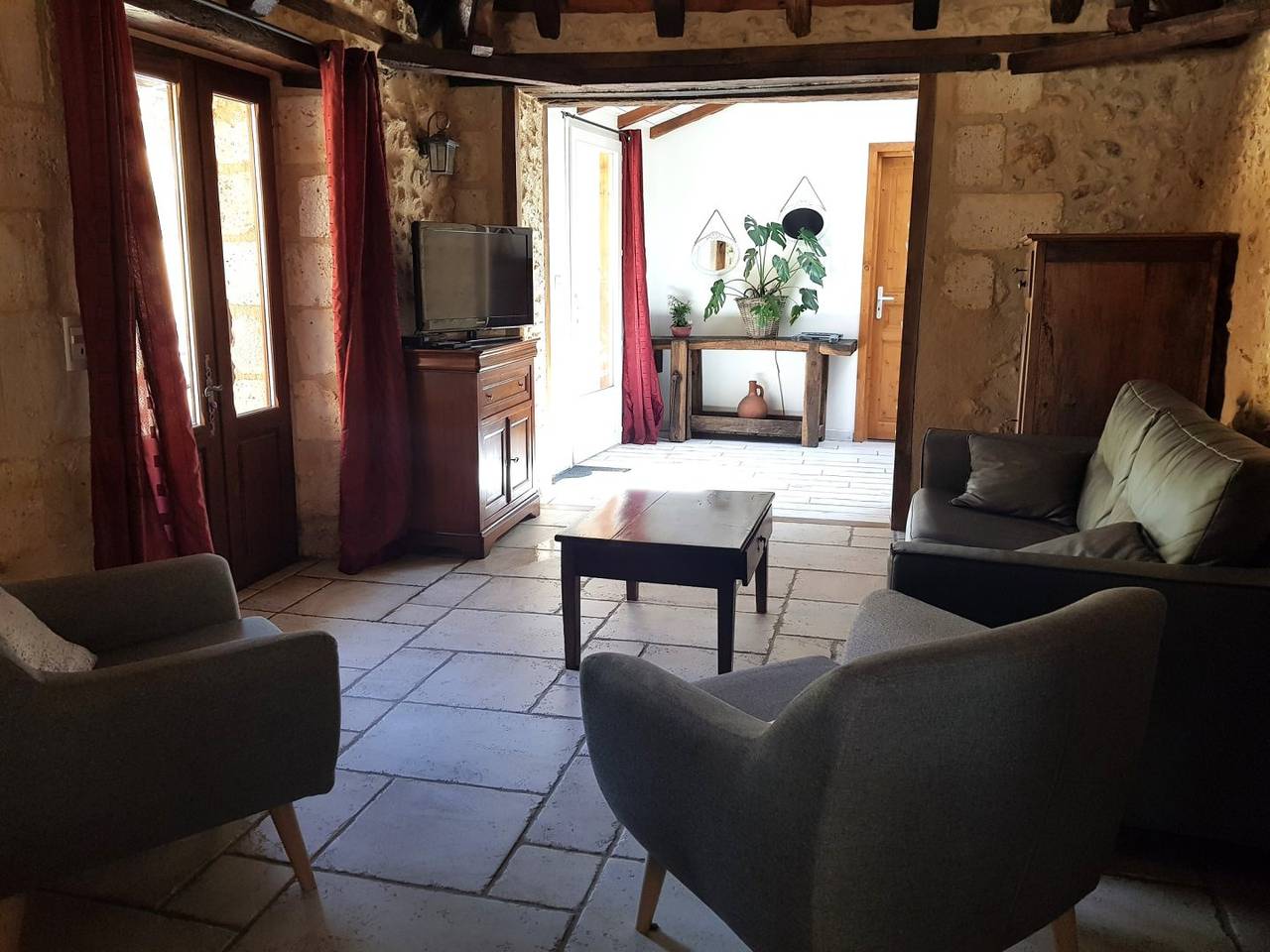 Gîte avec piscine, en Dordogne in Jaure, Périgord Blanc