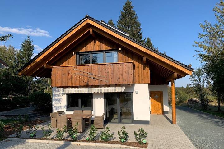 Chalet voor 9 personen, with Balkon and Terras as well as Tuin and Sauna in Winterberg