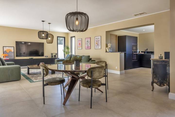 Location de vacances pour 6 personnes, avec jardin ainsi que piscine et terrasse, adapté aux familles à Sorbo-Ocagnano - 4