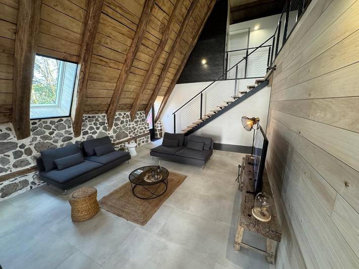 Location de vacances pour 8 personnes, avec jacuzzi ainsi que terrasse et piscine à Polminhac - 4