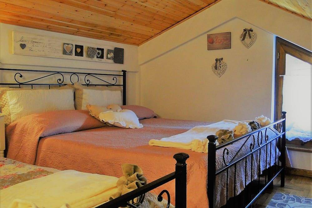Chalet im bergstil, herrliche Aussicht, eigener Pool, Restaurants zu Fuß, Wifi in Garfagnana