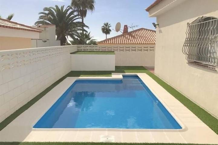 Villa voor 6 personen, with tuin and zwembad as well as balkon in Callao Salvaje