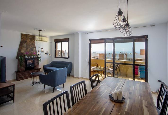 Entire apartment, Beautiful Renovated Apartment with Sea View, Pool in Benalmádena, Costa del Sol