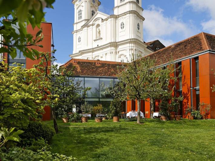 Hotel, mit Garten und Pool