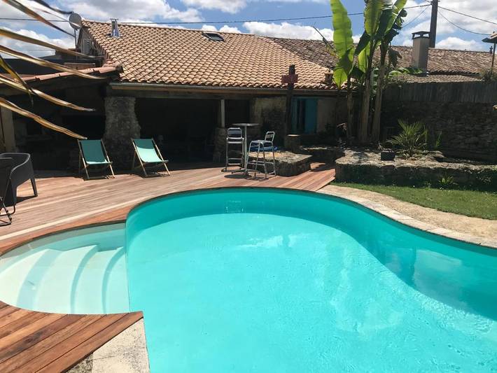 Location de vacances pour 2 personnes, avec Terrasse et Jardin ainsi que Piscine et Sauna à Barsac