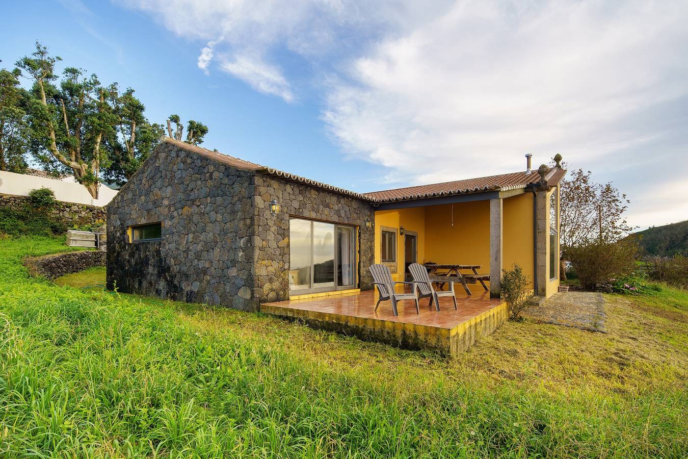 Ferienhaus 'Serreta Island Home 1 Premium' mit Meerblick, privater Terrasse und Wlan in Serreta, Terceira (Azoren)