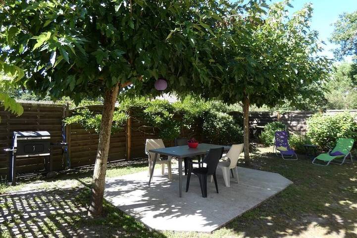 Location de vacances pour 5 personnes, avec jardin à Gourbera