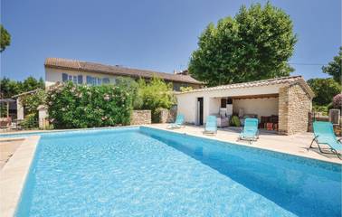 Ferienhaus für 15 Personen, mit Terrasse und Garten sowie Pool in Vaucluse
