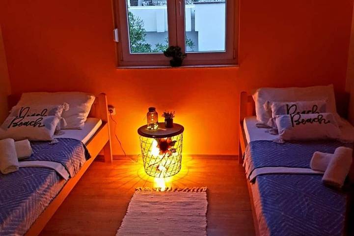 Appartamento intero, Villa Adria I, Apartment A3, with 2 swimming pools in Pag Città, Pag