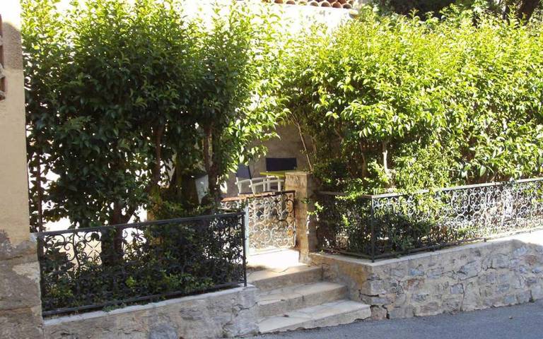 Location de vacances pour 4 personnes, avec terrasse à Montferrat - 3