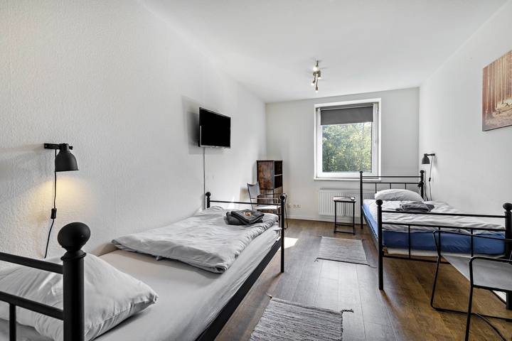 Hel lejlighed, Spacious 3-Bedroom Duisburg Apartment for Groups & Business in Duisburg, Ruhr-distriktet