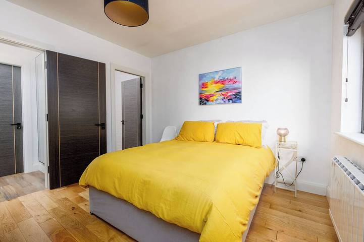 Seaview Grove: Wild Atlantic Way Luxury Escape with 180° views over Lough Foyle. in Inishowen, County Donegal