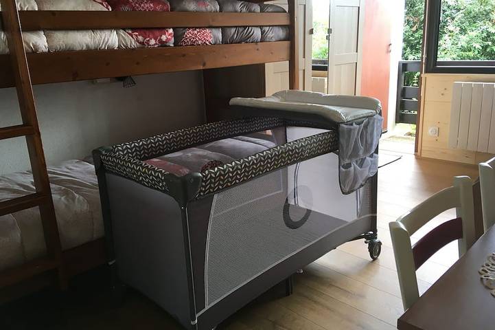 Gîte pour 6 personnes, avec jardin et balcon dans La Banne d'Ordanche - 4