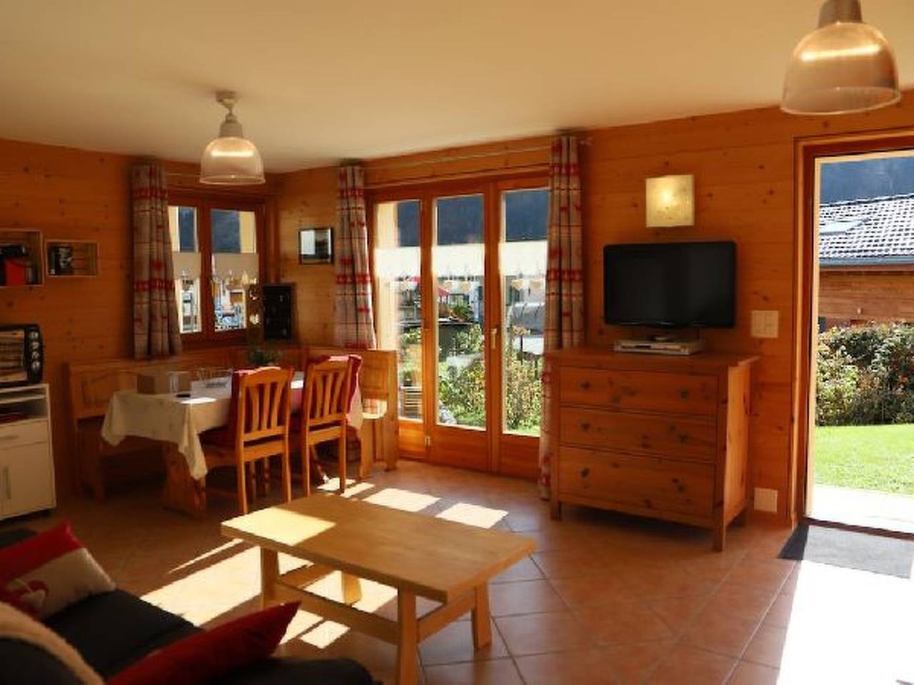 Ganze Wohnung, Ferienwohnung für 2 Personen mit Terrasse in Salvan, Martigny - Val de Bagnes & Umgebung