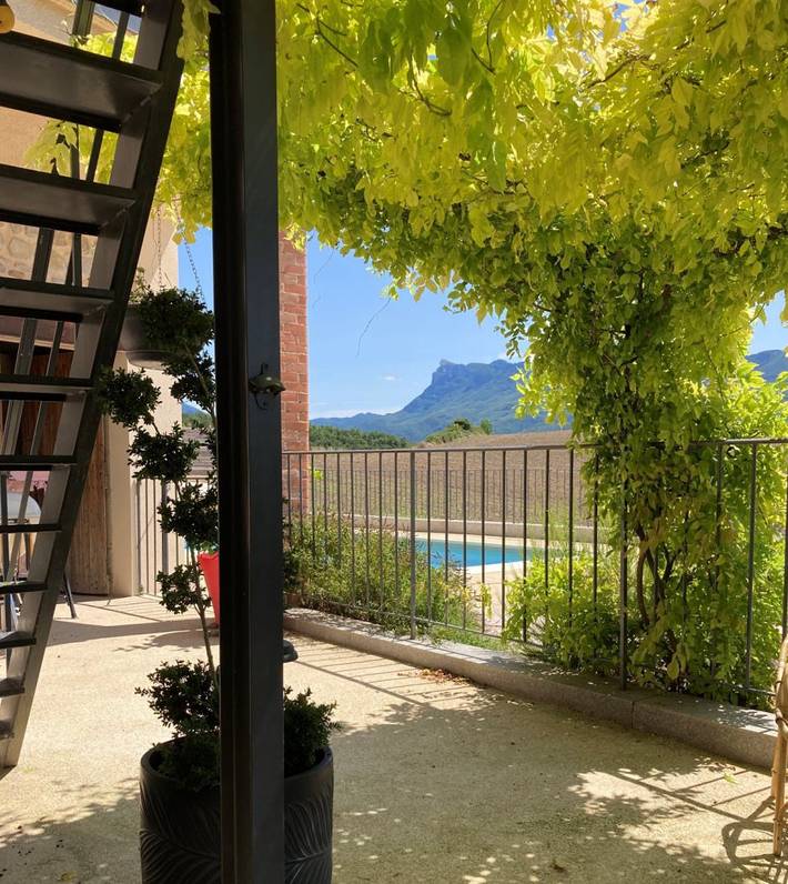 Gîte pour 4 personnes, avec piscine ainsi que terrasse et jardin à Mirabel-et-Blacons - 4