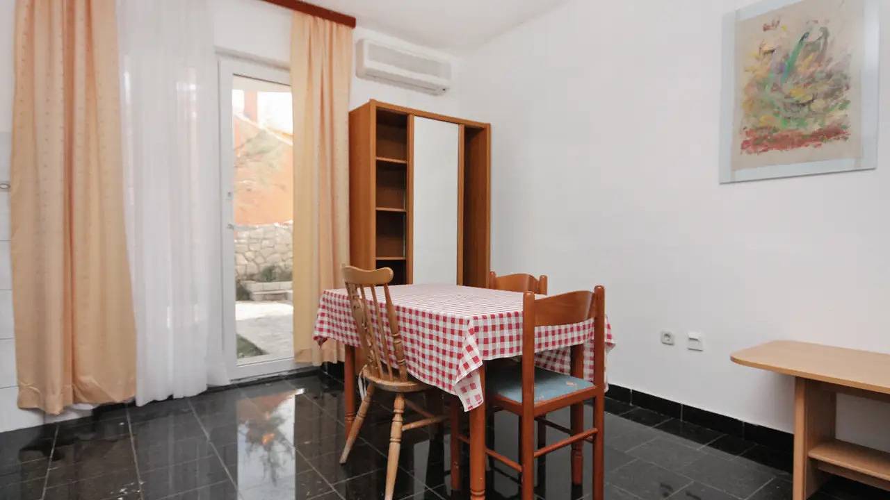 Ganze Ferienwohnung, Ferienwohnung für 6 Personen (46 m²) in Ražanac in Razanac, Zadar