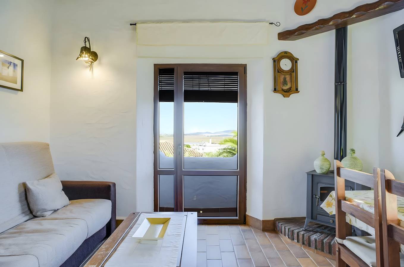 Ganze Wohnung, Apartment 'El Manzano' mit Gemeinschaftspool, Wlan und Klimaanlage in Barbate, Costa de la Luz