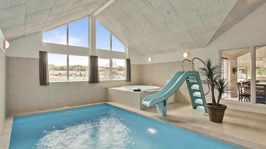 Ferienhaus für 18 Personen, mit Terrasse und Garten sowie Sauna