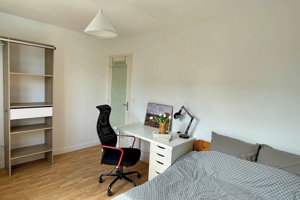 Charmante maison 4 chambres avec jardin, proche commerces et bus in Bruz, Région de Rennes
