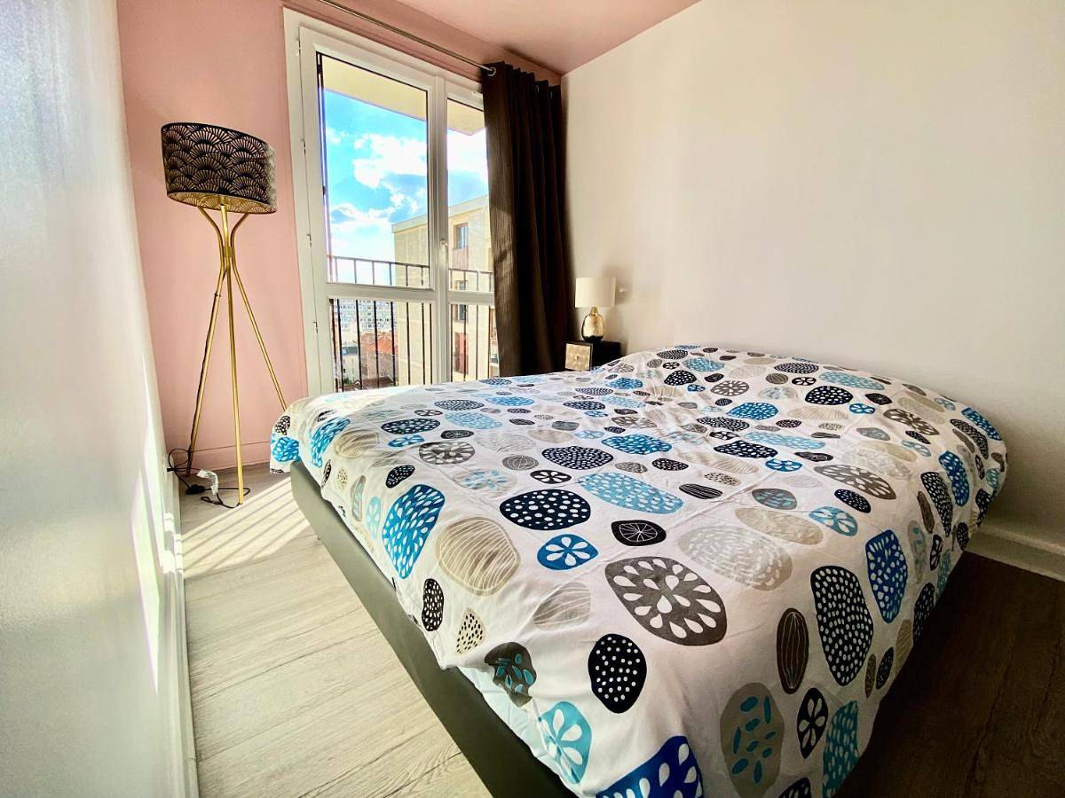 Appartement entier, One-Bedroom Apartment in Fontenay-sous-Bois, Val-de-Marne