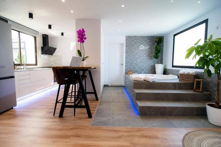 Ferienwohnung für 4 Personen, mit Terrasse und Whirlpool - 1