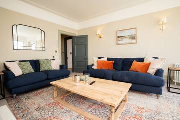 Log Cabin for 16 People in Barmouth, Gwynedd, Photo 3