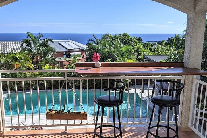 Villa pour 4 personnes, avec terrasse ainsi que jardin et jacuzzi sur l' Île de la Réunion