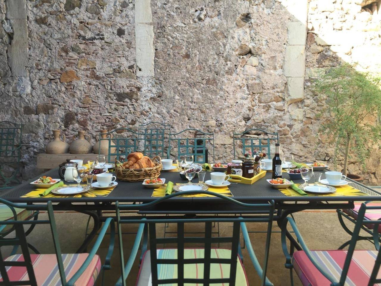 Double or Twin Room with Private Bathroom in La Tour-sur-Orb, Région de Béziers