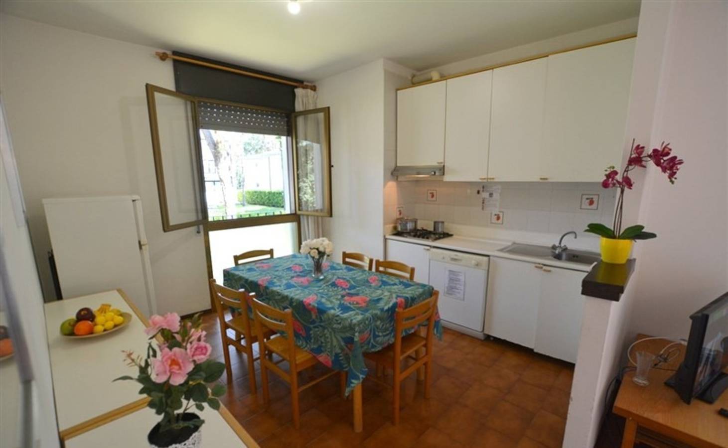 Ganze Wohnung, Komfortable Wohnung mit Balkon für neun Gäste in Lignano Sabbiadoro in Lignano Pineta, Lignano Sabbiadoro