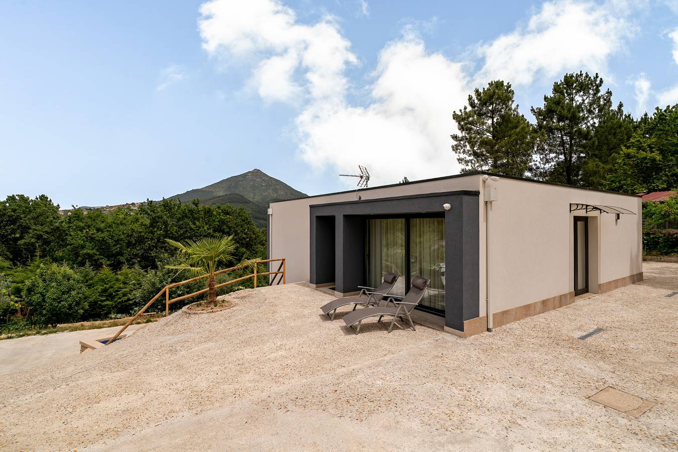 Maison de vacances 'Felicidade' avec vue sur les montagnes, Wi-Fi et climatisation in São Cristóvão de Mondim de Basto, District de Vila Real