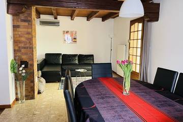 Gîte pour 8 personnes, avec terrasse à Houssen