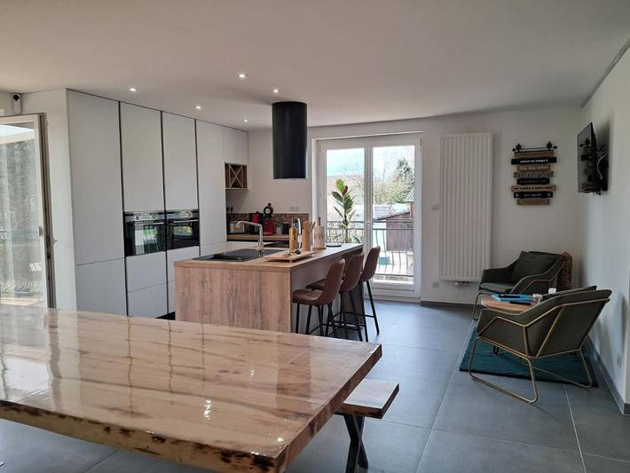 Location de vacances pour 12 personnes, avec jacuzzi et jardin, adapté aux familles dans Réservoir de Bouzey - 3