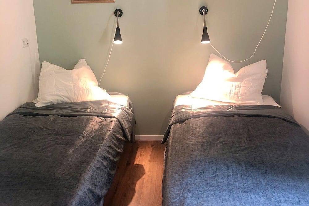 Compacte, trendy ingerichte, vakantiebungalow. Omheinde tuin. Huisdieren welkom! in Bruinisse, Nederlandse Noordzeekust