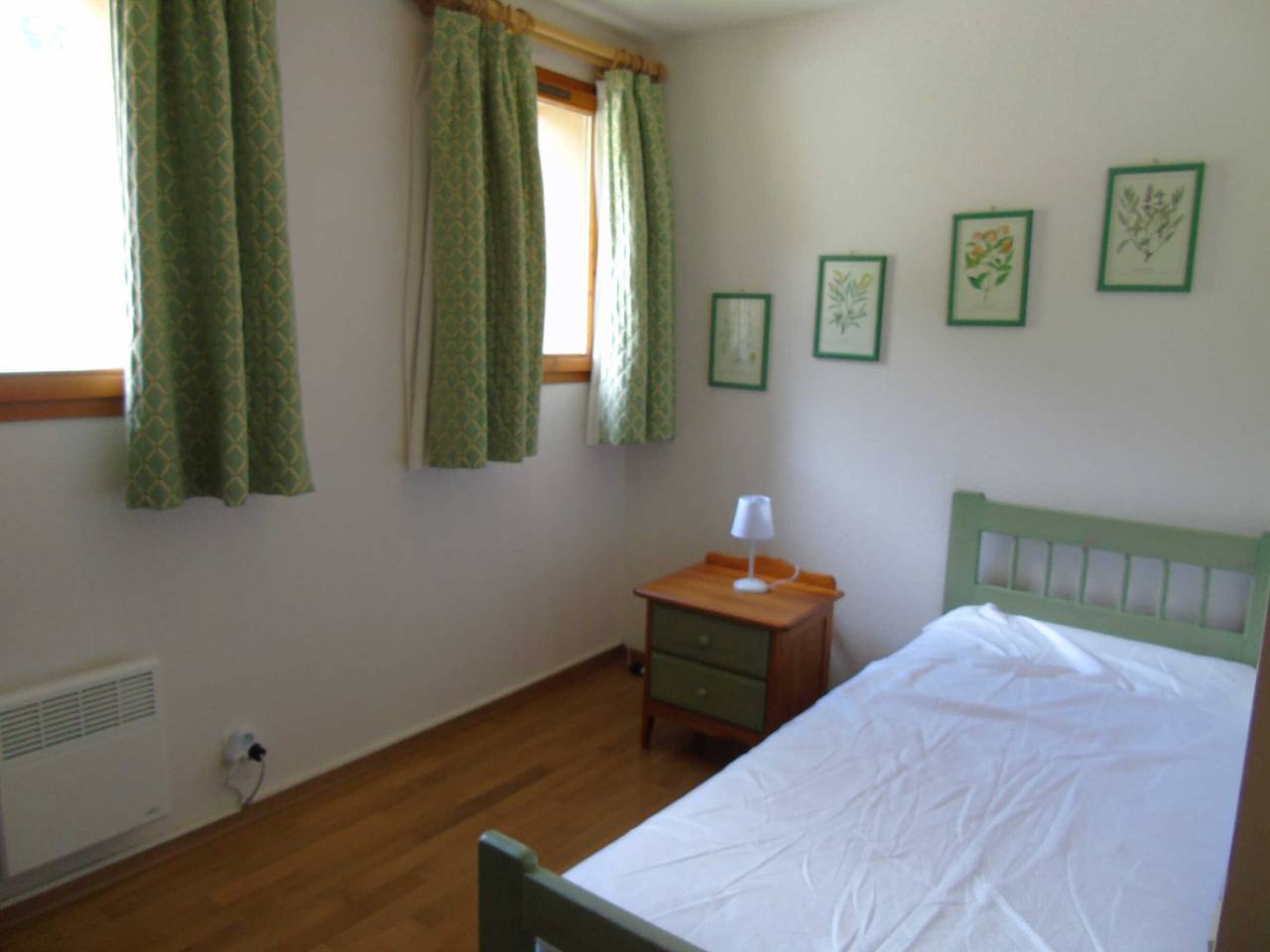 Entire apartment, Spacious 4-room apartment with mezzanine, 200m from ski lifts, Wifi included in Valfréjus, Modane