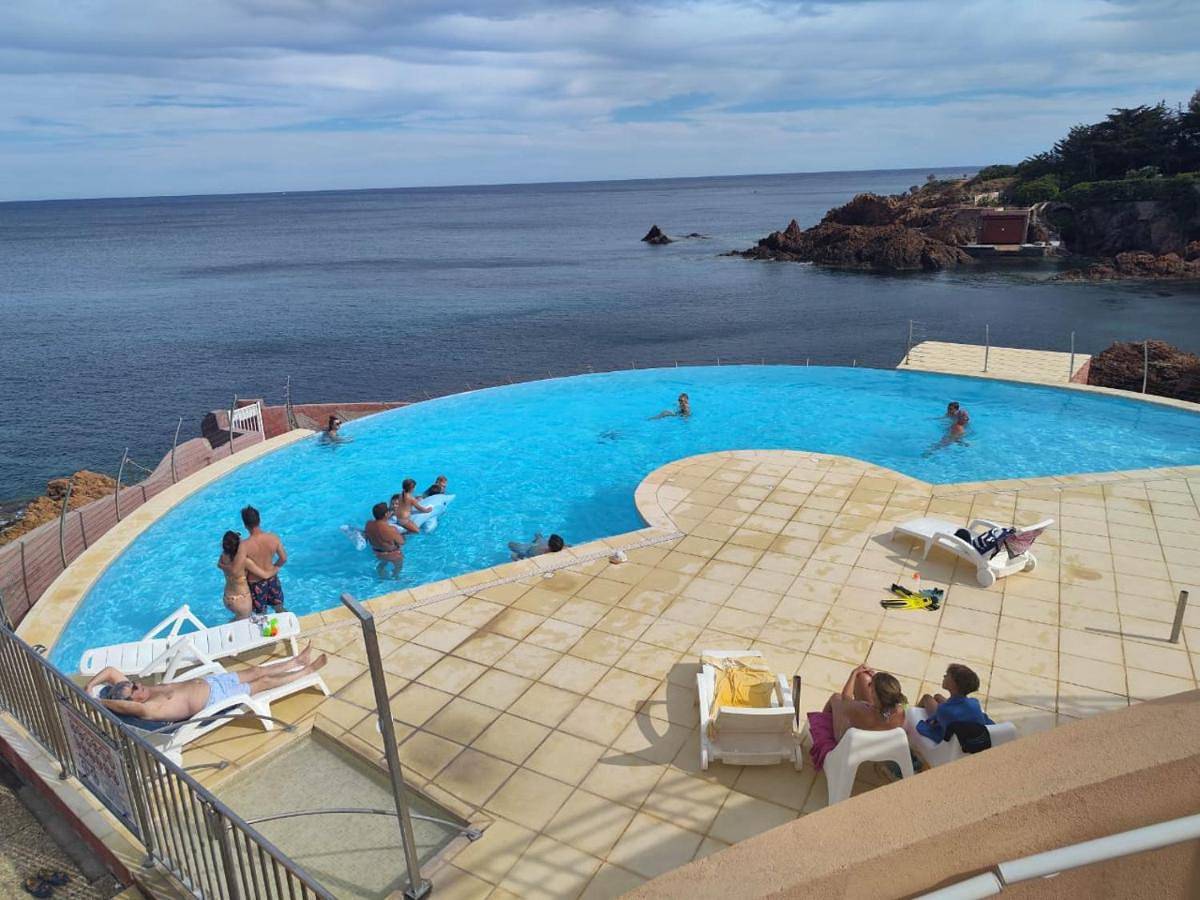 Appartement entier, One-Bedroom Apartment in Le Trayas, Saint-Raphaël