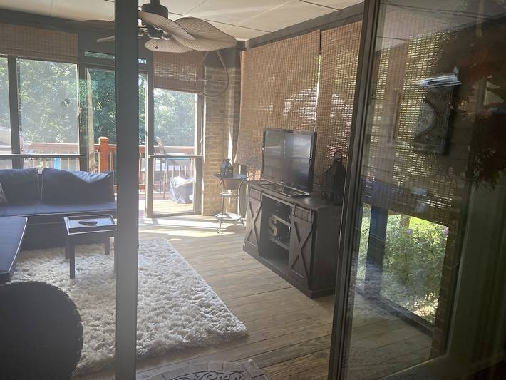 Vacation rental for 10 people, with hot tub and yard in Harrisonburg