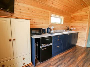 Glamping for 2 People in Mid-Wales, Powys, Photo 4