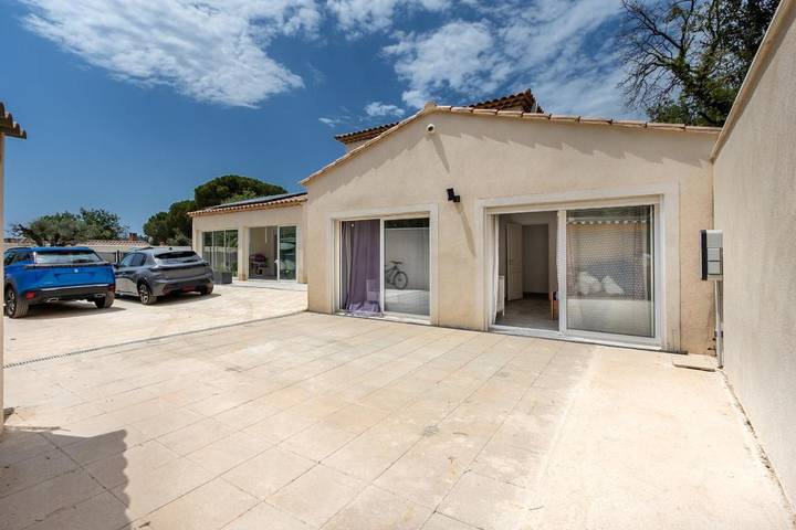 Location de vacances pour 8 personnes, avec piscine ainsi que terrasse et vue à Camps-la-Source - 3